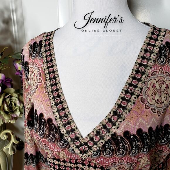 3/$30 Axcess Women's Multi-Colored V Neck Empire Waist Shirt Size Large - Picture 3 of 10